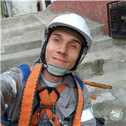 Profesor de ciencias sociales y geografía, técnico y tecnológo en SST, Idioma nativo y dominante Español.